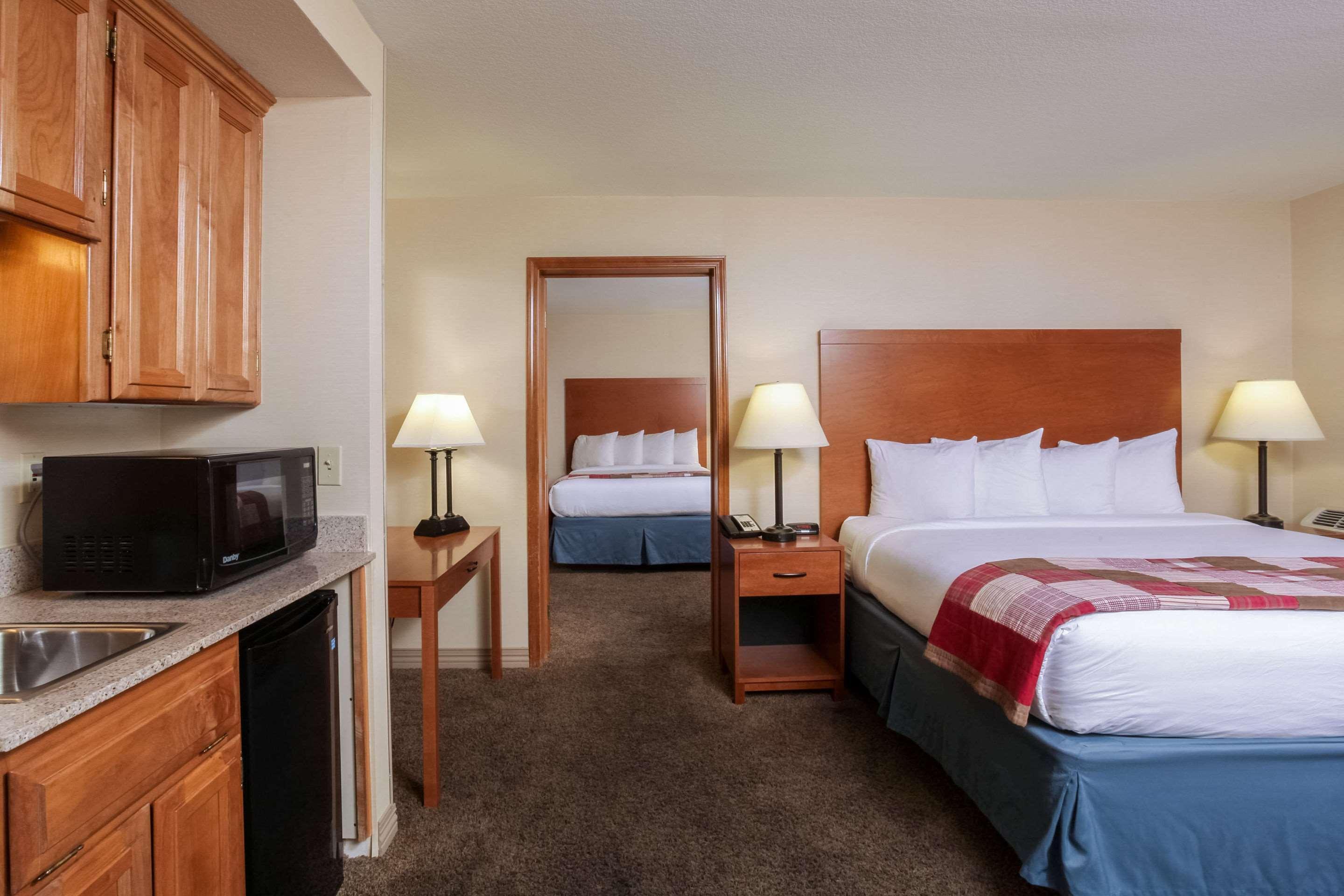 Quality Inn Oakwood Fairwood Экстерьер фото