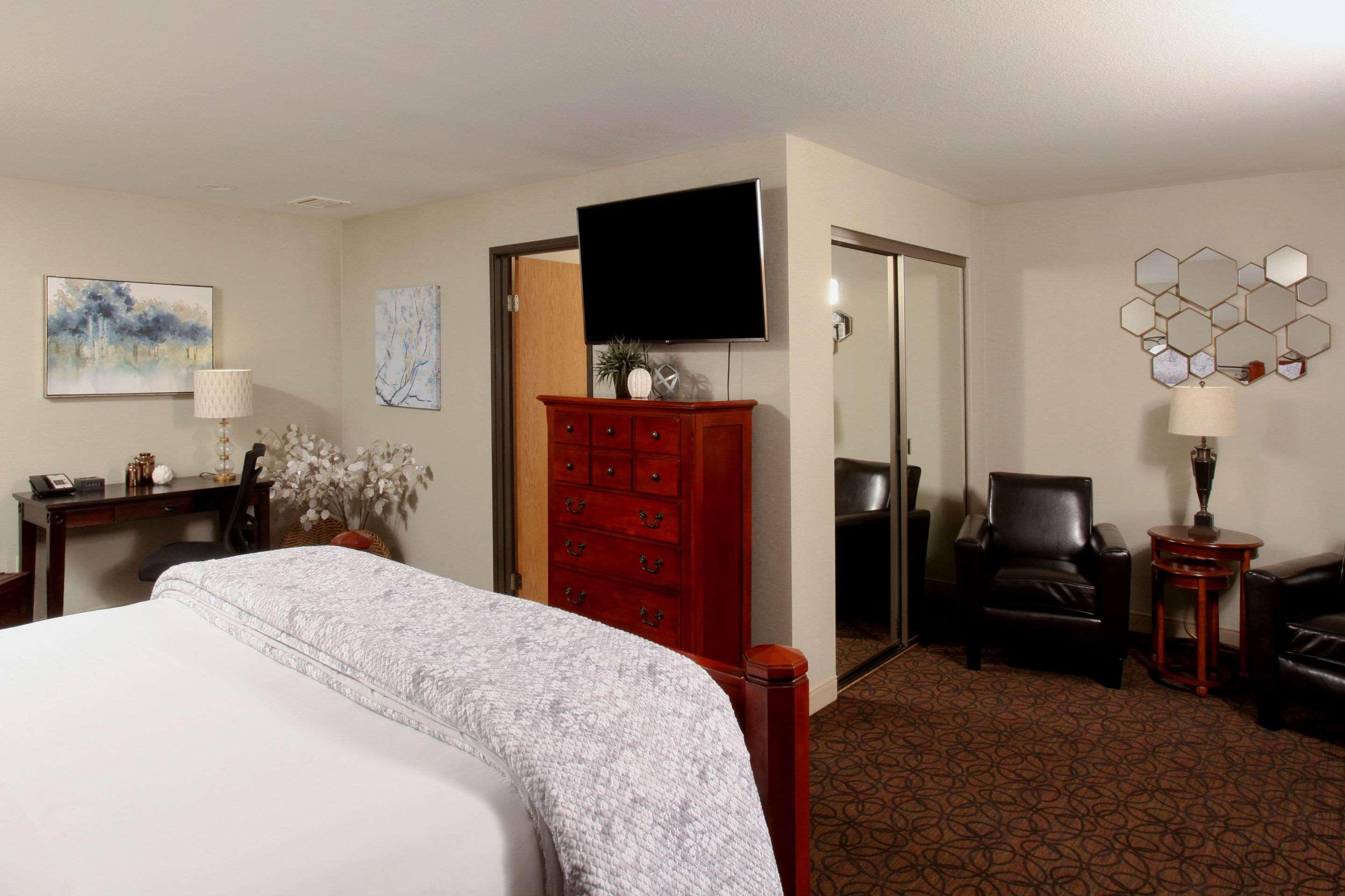 Quality Inn Oakwood Fairwood Экстерьер фото
