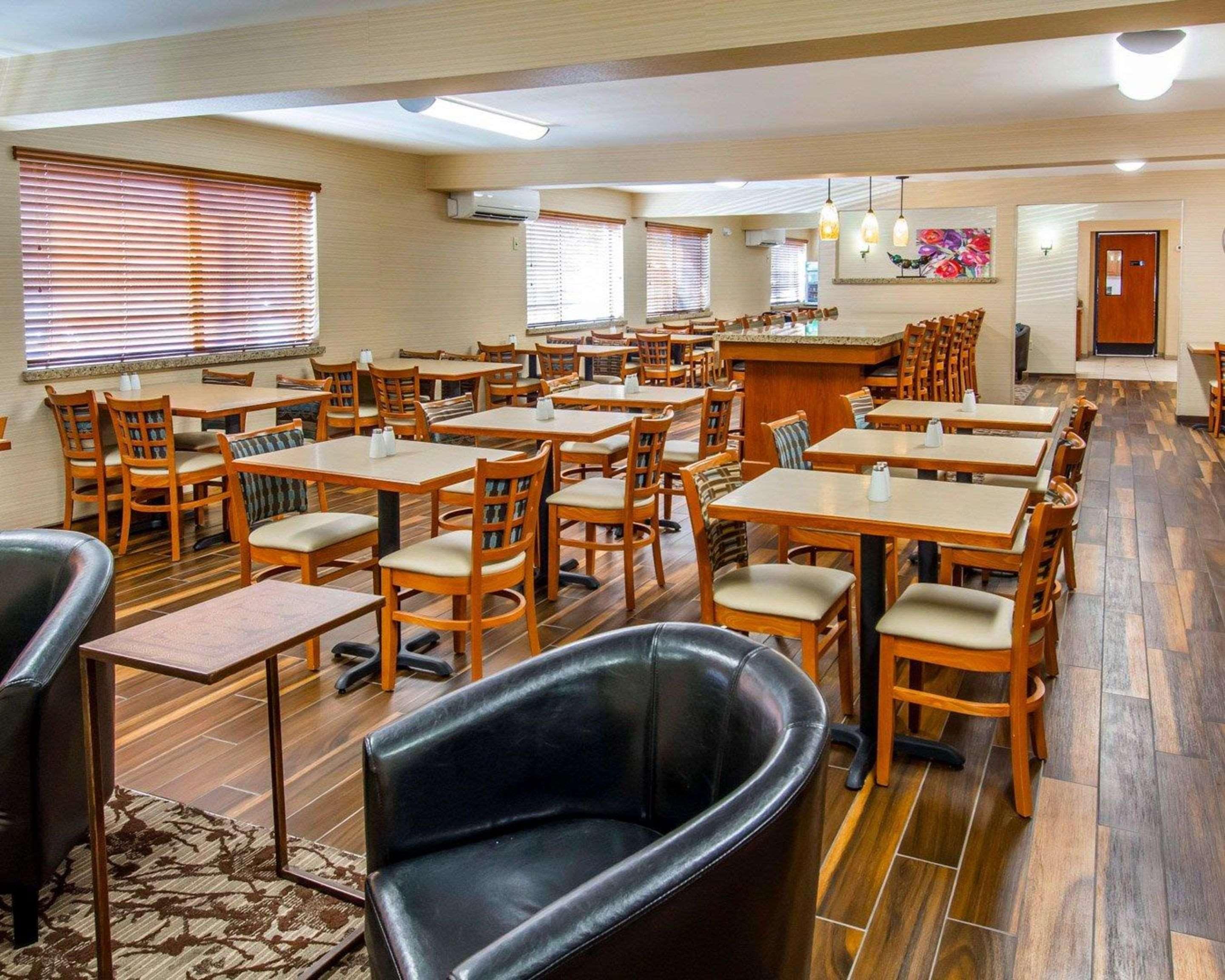 Quality Inn Oakwood Fairwood Экстерьер фото