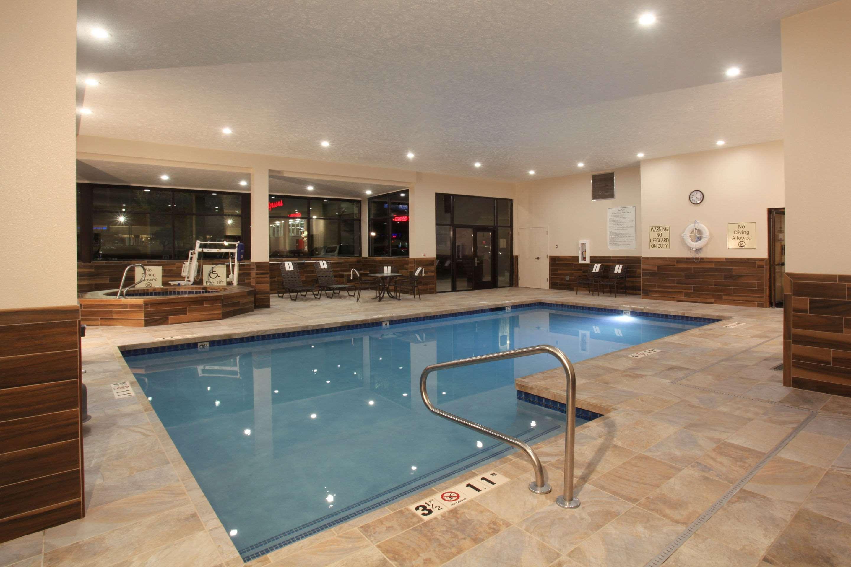 Quality Inn Oakwood Fairwood Экстерьер фото