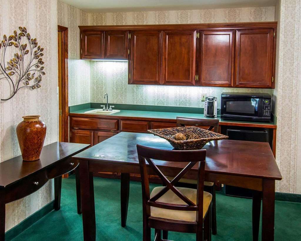 Quality Inn Oakwood Fairwood Номер фото