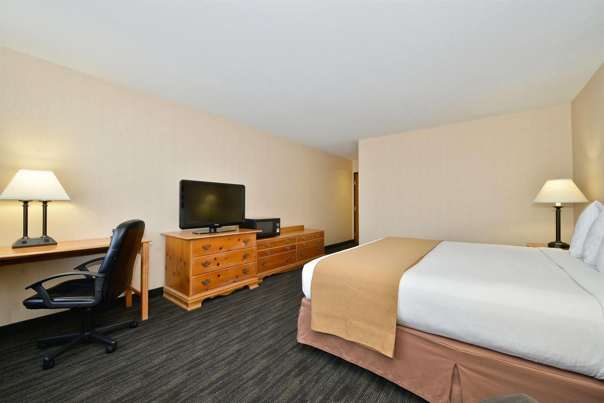 Quality Inn Oakwood Fairwood Экстерьер фото
