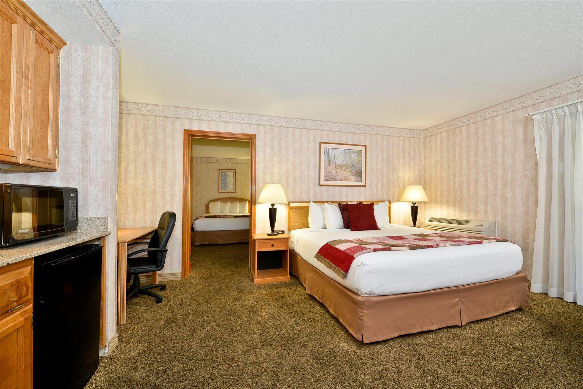 Quality Inn Oakwood Fairwood Экстерьер фото