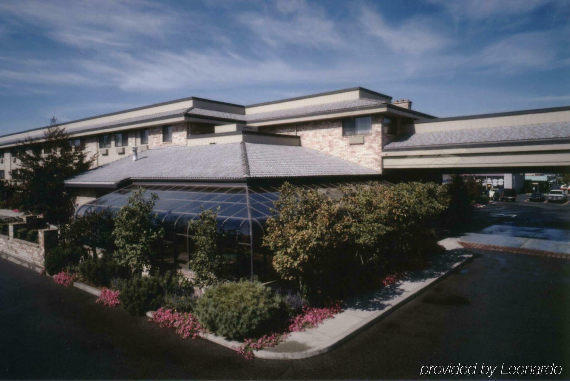 Quality Inn Oakwood Fairwood Экстерьер фото